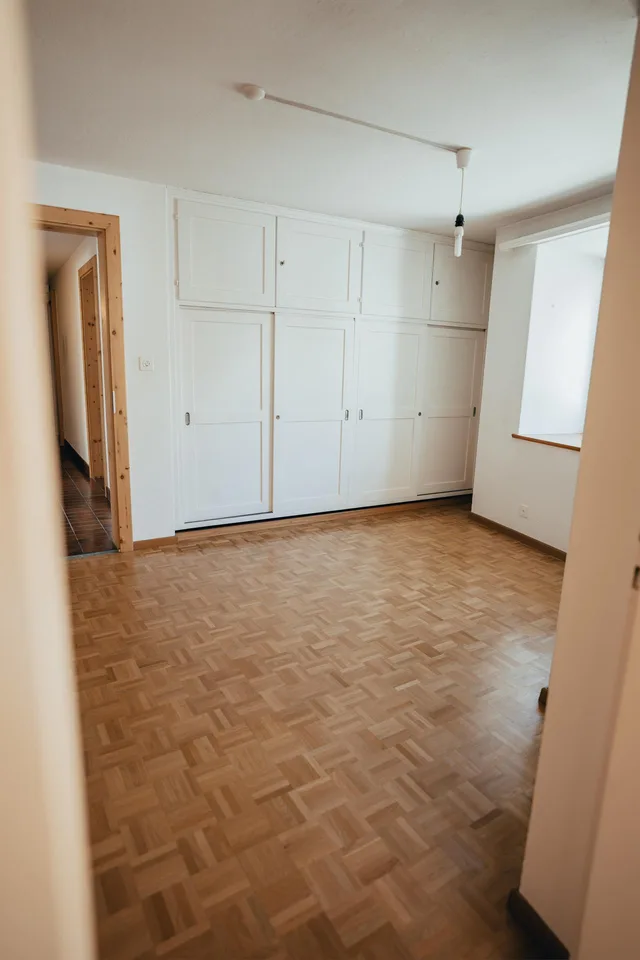 Zu vermieten 5-Zimmerwohnung in S-chanf per sofort oder Vereinbarung – Foto 4 von 9