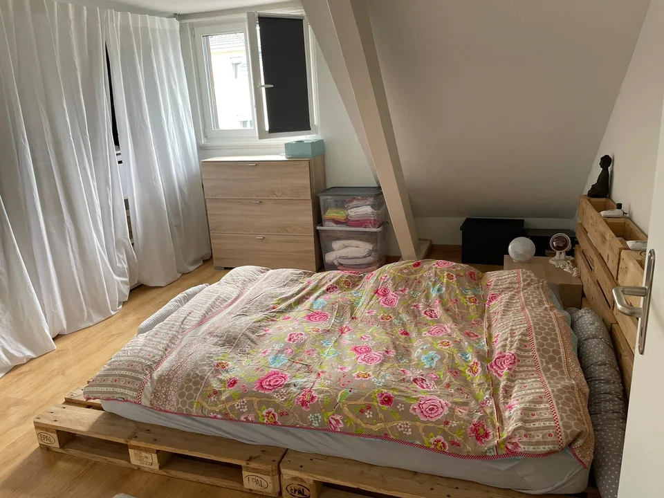 Gemütliche 2 1/2 ZW Dachloft – Foto 6 von 12