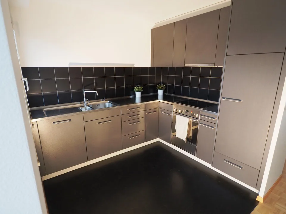 geräumige Wohnung nähe Schönbühlcenter – Foto 2 von 8