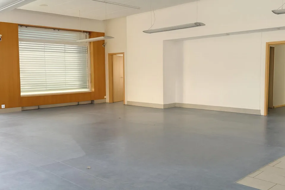 Surface commerciale de 171 m2 idéalement située à la gare de Sierre – foto 3 di 6