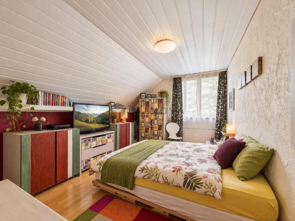 Besonderes Wohngefühl! Maisonette mit Galerie und Cheminée – Foto 11 von 14