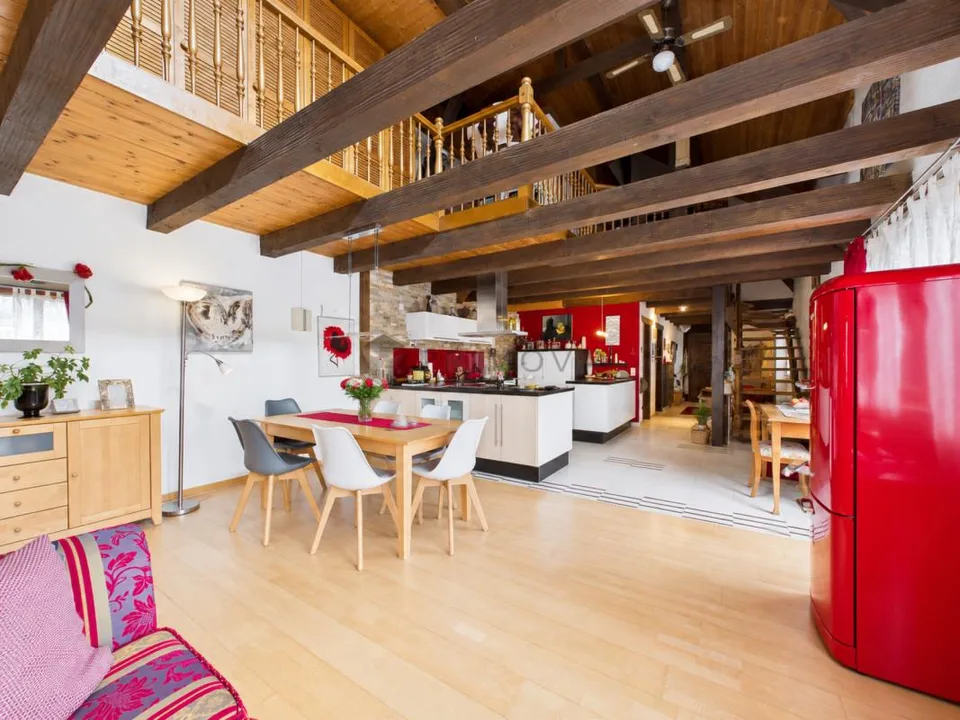 Besonderes Wohngefühl! Maisonette mit Galerie und Cheminée – Foto 6 von 14