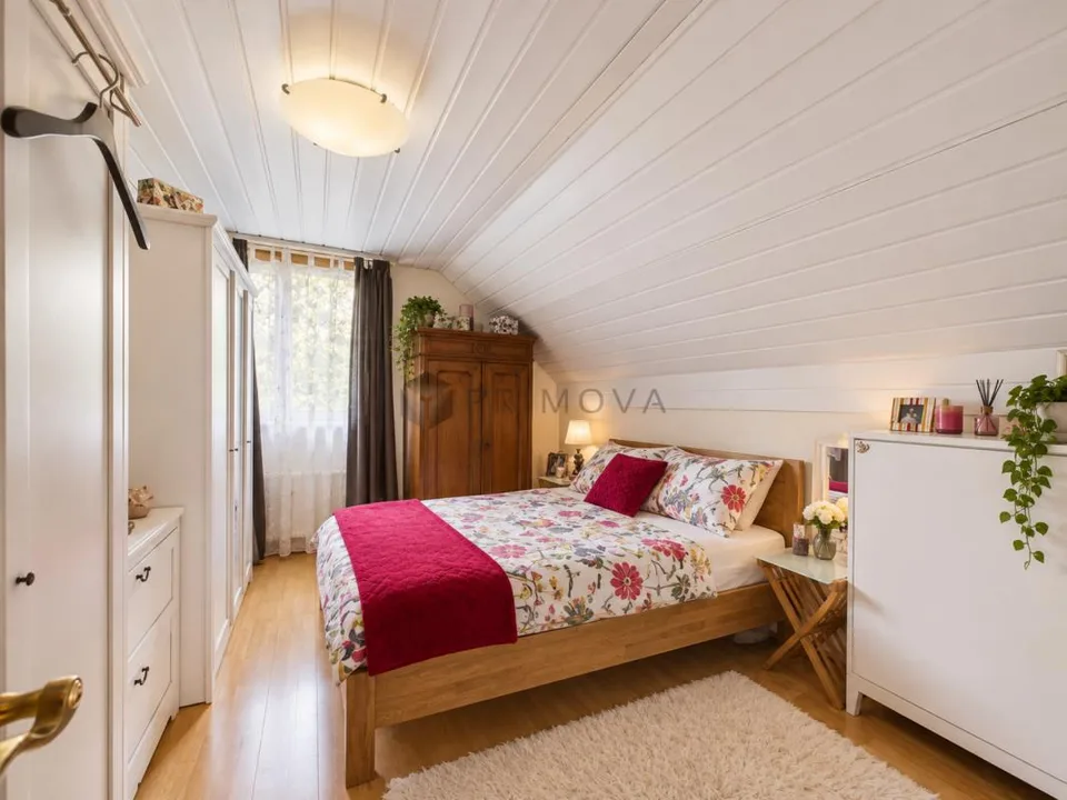 Besonderes Wohngefühl! Maisonette mit Galerie und Cheminée – Foto 10 von 14