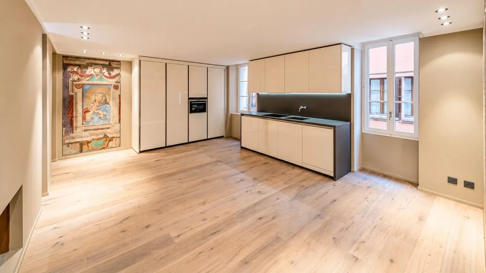 BISSONE – Residenza straordinaria tra storia e design – Foto 4 von 11