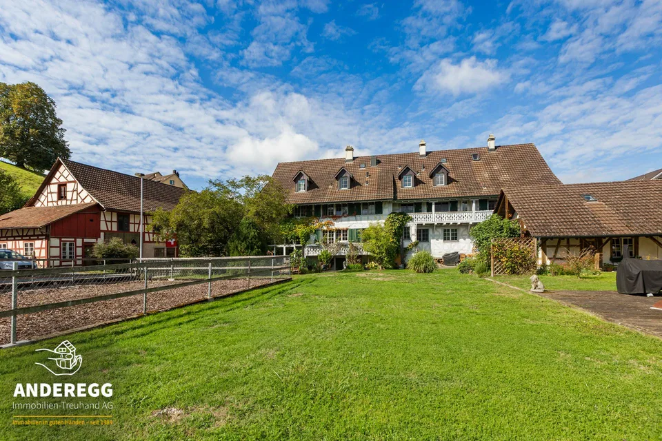 Aussergewöhnliche Gartenmaisonettewohnung mit zwei Aussenparkplätzen – Foto 15 von 15