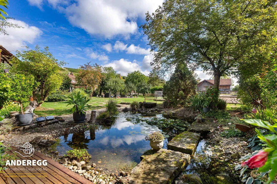 Aussergewöhnliche Gartenmaisonettewohnung mit zwei Aussenparkplätzen – Foto 14 von 15