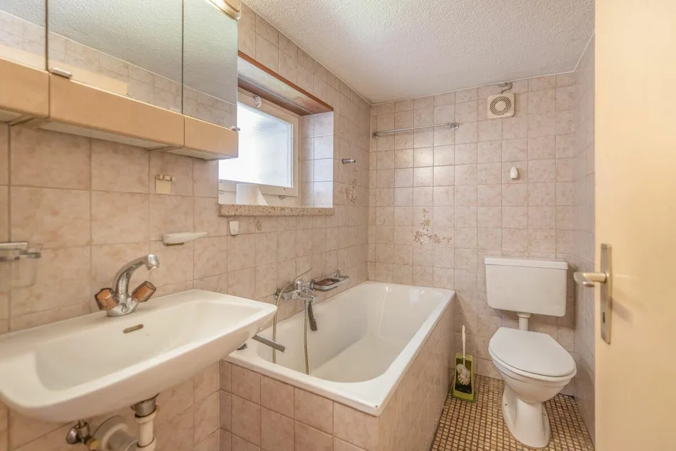 Doppelhaus mit Entwicklungspotenzial – Foto 8 von 12