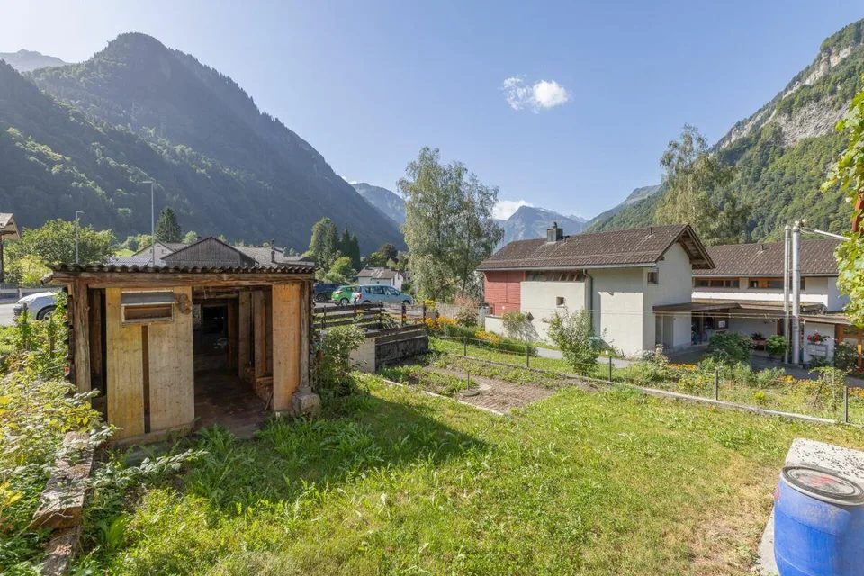 Doppelhaus mit Entwicklungspotenzial – Foto 10 von 12
