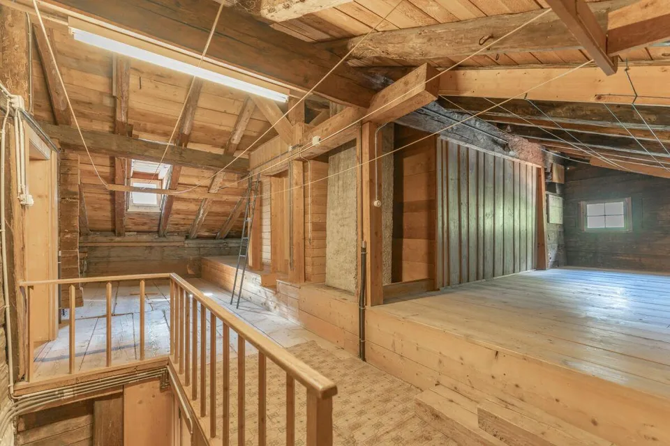 Doppelhaus mit Entwicklungspotenzial – Foto 9 von 12