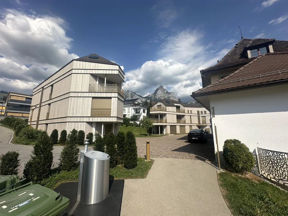 Traumhafte 3.5 Zimmer-Maisonette-Wohnung mit einzigartiger Architektur – foto 4 di 5