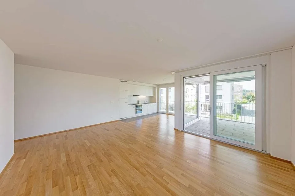 Grosszügige, moderne Wohnung mit viel Sonnenlicht – Foto 4 von 5