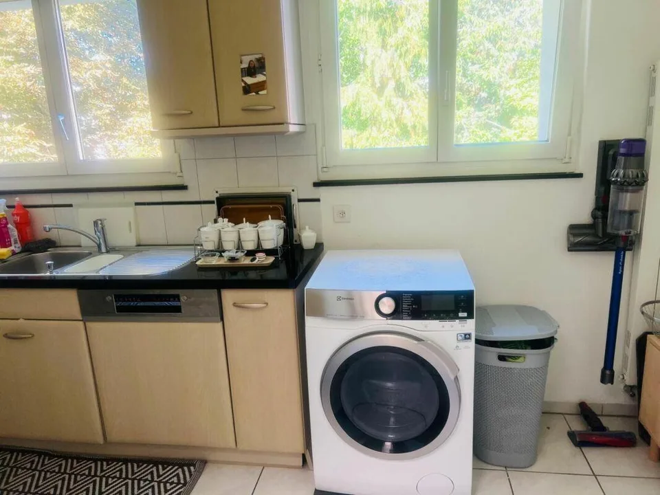 3.5-Zimmerwohnung mit verglasten Balkon – photo 3 sur 10