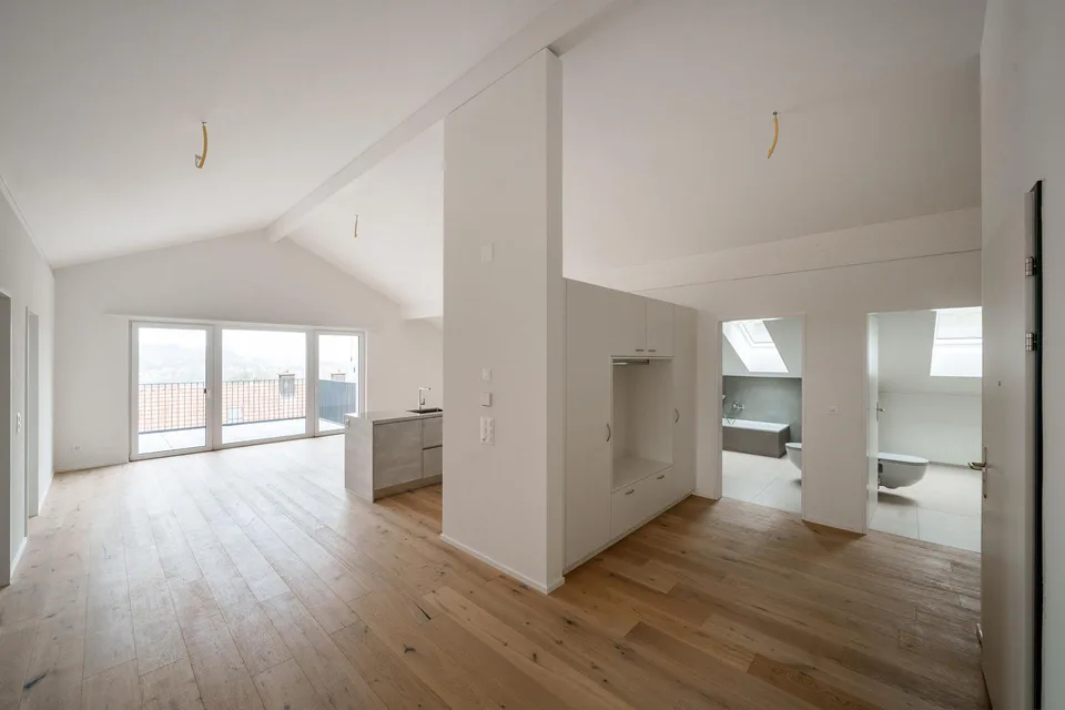 Topmoderne 4.5 Zimmer Attika Wohnung im schönen Bischofszell – Foto 3 von 11