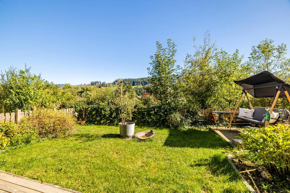 Happiness of living on two floors with a garden paradise – photo 20 of 27