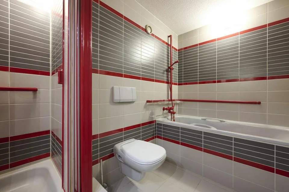 5.5 Zimmer Maisonette-Wohnung mit Traumaussicht, Aussenpool und Ten... – Foto 10 von 16