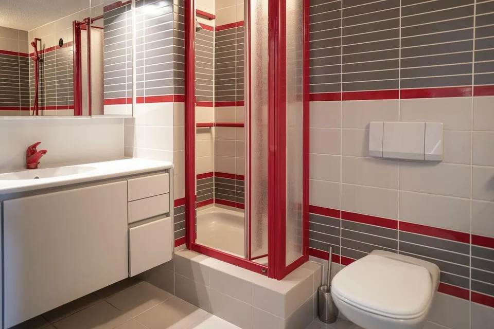 5.5 Zimmer Maisonette-Wohnung mit Traumaussicht, Aussenpool und Ten... – Foto 9 von 16