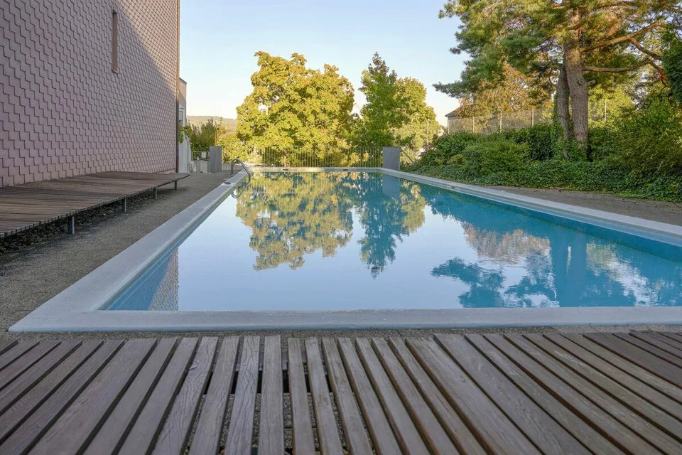 5.5 Zimmer Maisonette-Wohnung mit Traumaussicht, Aussenpool und Ten... – Foto 14 von 16
