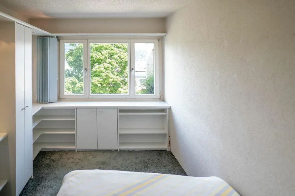 5.5 Zimmer Maisonette-Wohnung mit Traumaussicht, Aussenpool und Ten... – Foto 6 von 16