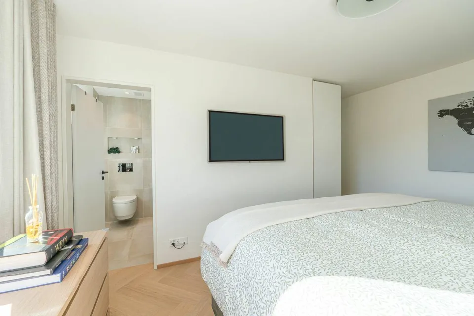 Modern, hell und unverbaubare Weitsicht – Foto 8 von 13