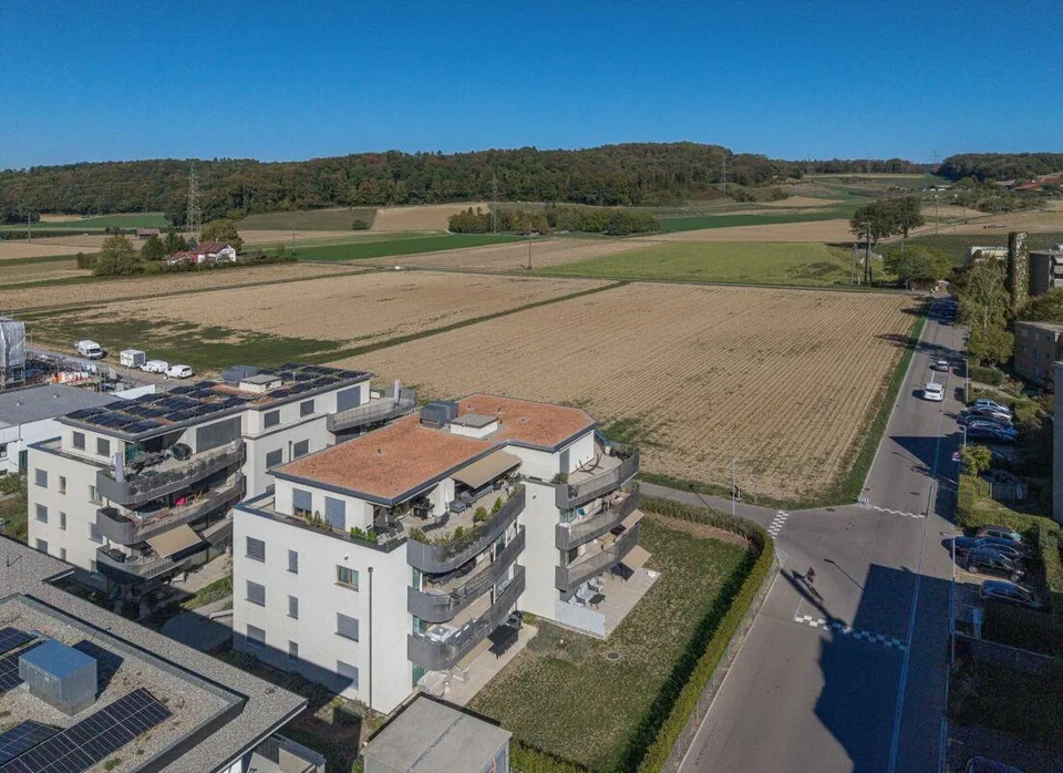 Modern, hell und unverbaubare Weitsicht – Foto 2 von 13
