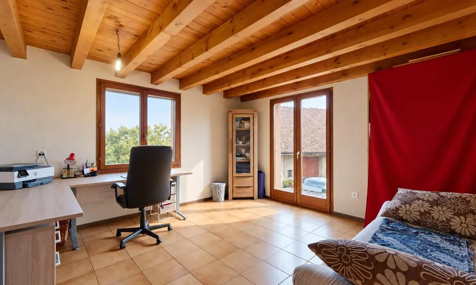 Maison familiale rénovée avec vaste atelier – photo 10 sur 11