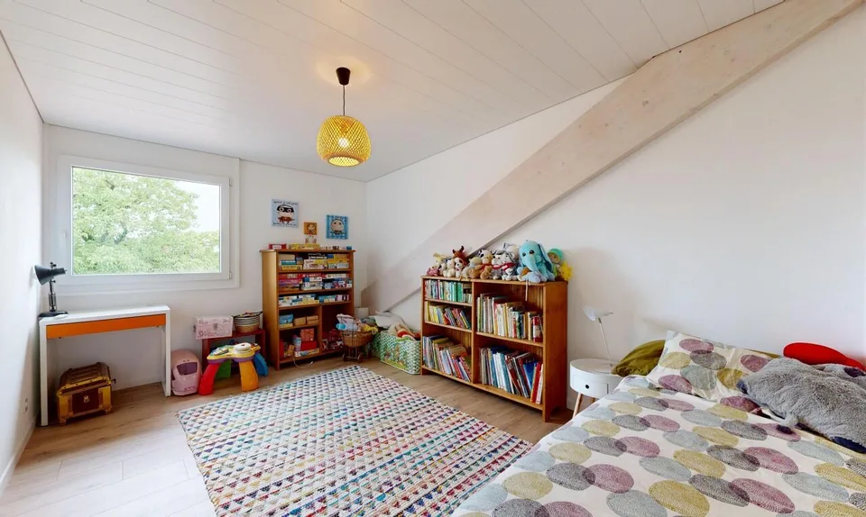 Maison familiale rénovée avec vaste atelier – photo 7 sur 11