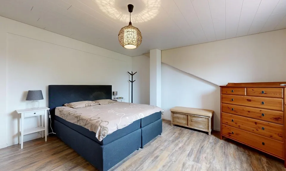 Maison familiale rénovée avec vaste atelier – photo 8 sur 11