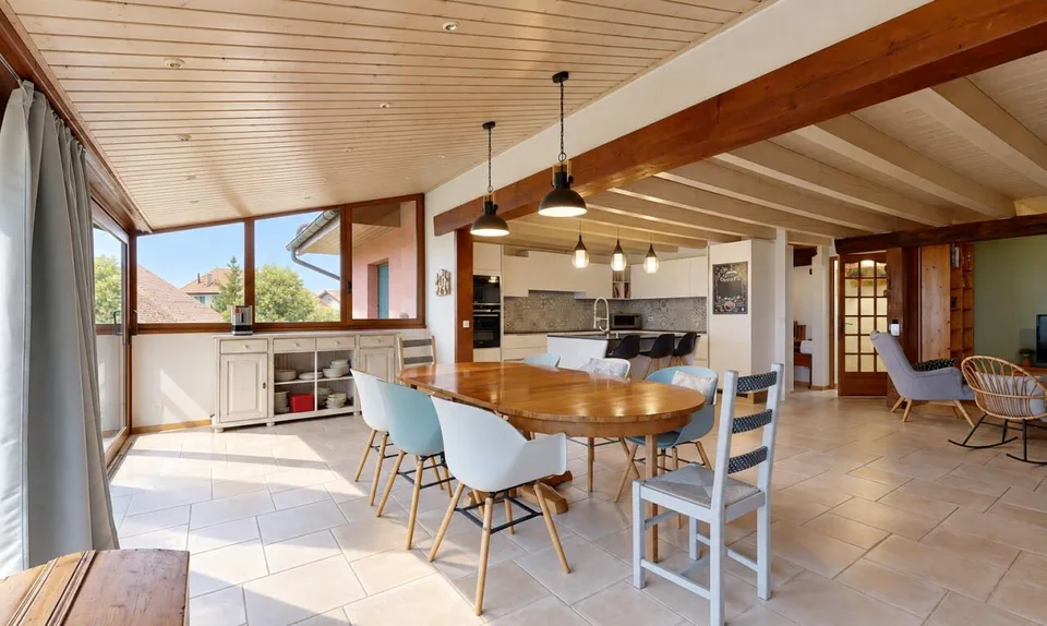 Maison familiale rénovée avec vaste atelier – photo 3 sur 11