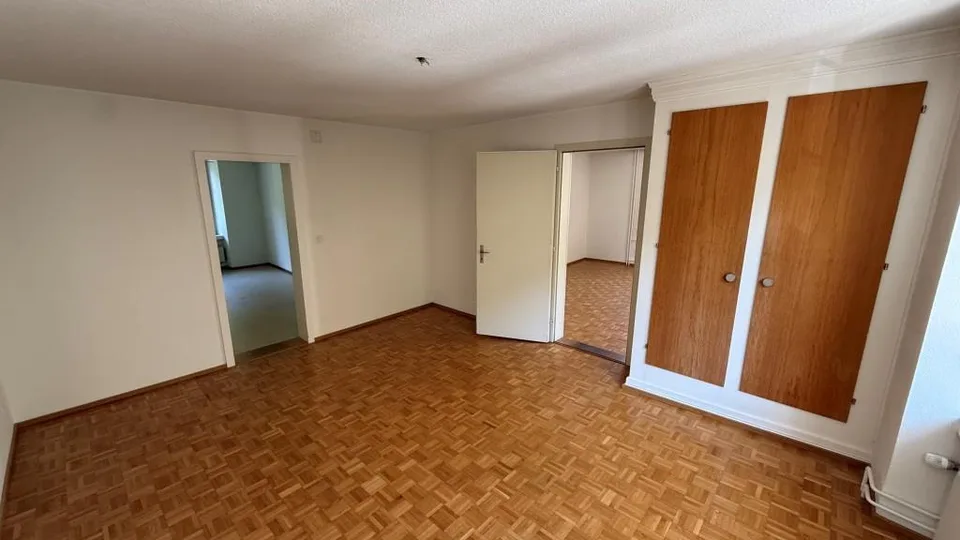 Teilsanierte 3-Zimmerwohnung im Grünen – Foto 2 von 5