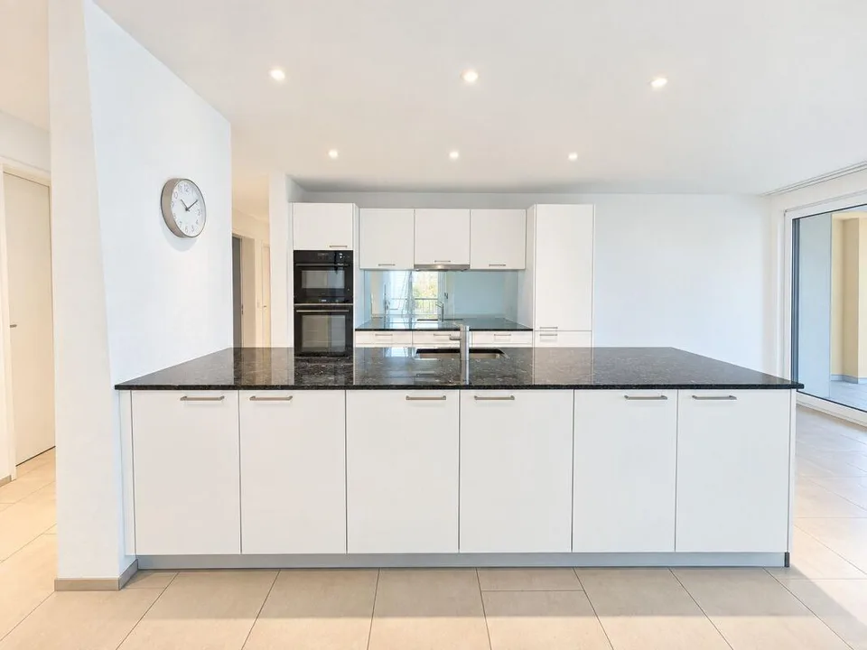 Exklusive Neubauwohnung mit grossem Sitzplatz – photo 5 sur 13