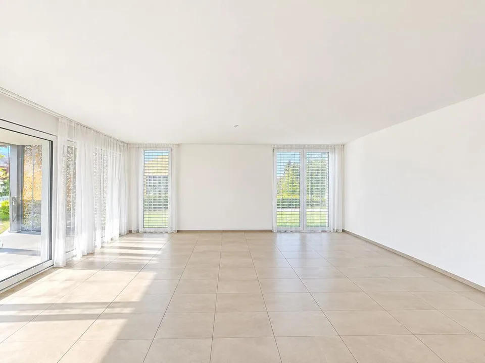 Exklusive Neubauwohnung mit grossem Sitzplatz – photo 3 sur 13