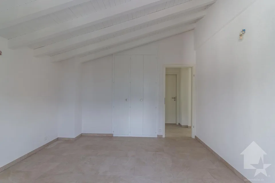 Attique de 3.5 pièces en duplex rénové avec balcon et vue magnifique – photo 9 sur 20