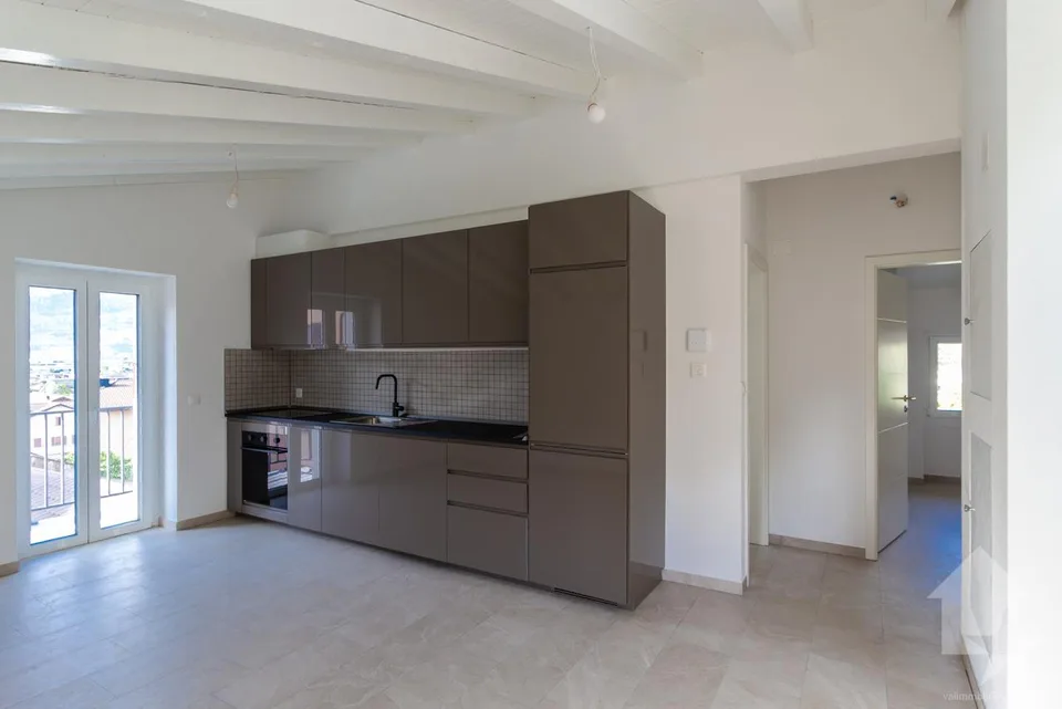 Attique de 3.5 pièces en duplex rénové avec balcon et vue magnifique – photo 13 sur 20