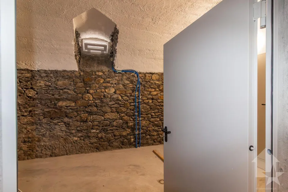 Attique de 3.5 pièces en duplex rénové avec balcon et vue magnifique – photo 14 sur 20