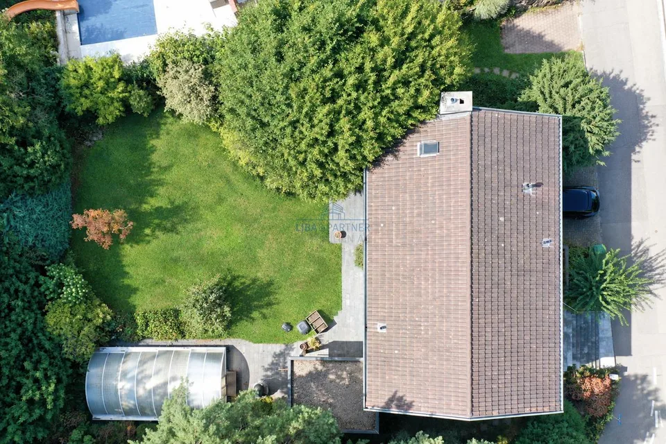 Grosszügiges Einfamilienhaus mit weitläufigem Garten in Pfeffingen – Foto 13 von 13