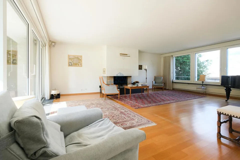 Grosszügiges Einfamilienhaus mit weitläufigem Garten in Pfeffingen – Foto 4 von 13