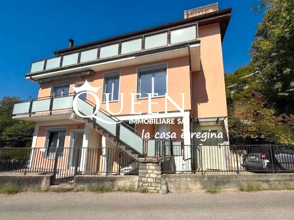 Sagno: maison panoramique avec 5,5 pièces, ascenseur et grand jardin – photo 2 sur 13