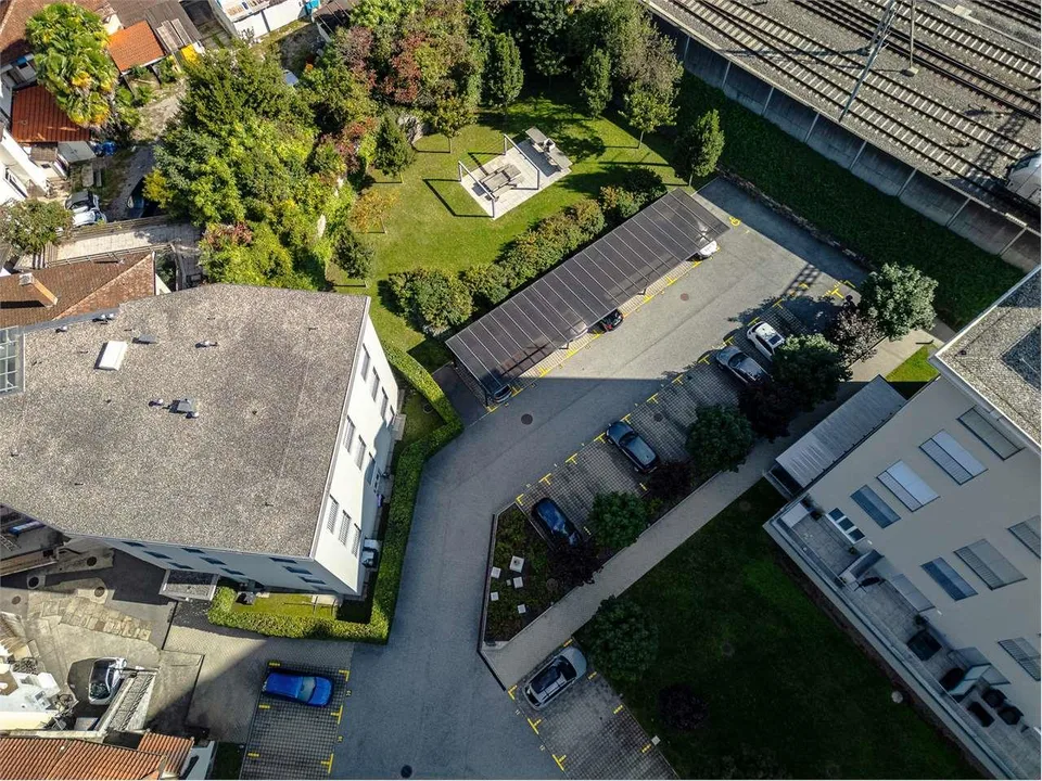 2,5 Zimmer moderne Wohnung mit Pool und Alpenblick - Arbedo – Foto 10 von 13