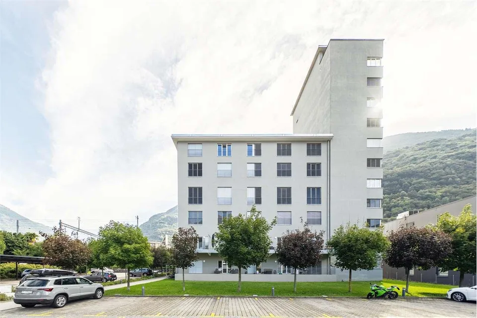 2,5 Zimmer moderne Wohnung mit Pool und Alpenblick - Arbedo – Foto 4 von 13
