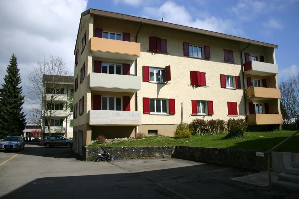 Parkplatz im Freien nahe Konstanzer Altstadt und Bodenseearena – Foto 2 von 2