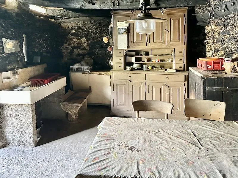 3-Zimmer-Bergrustico zum Ausbauen, sehr ruhige, sonnige Aussichtsla... – Foto 3 von 18