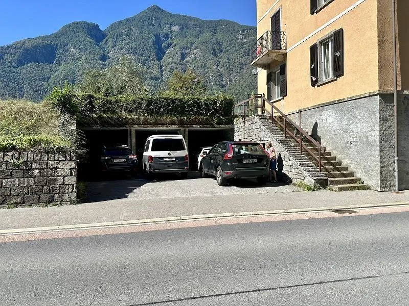 3-Familienhaus mit grossem Garten / casa con tre appartamenti con g... – Foto 4 von 28