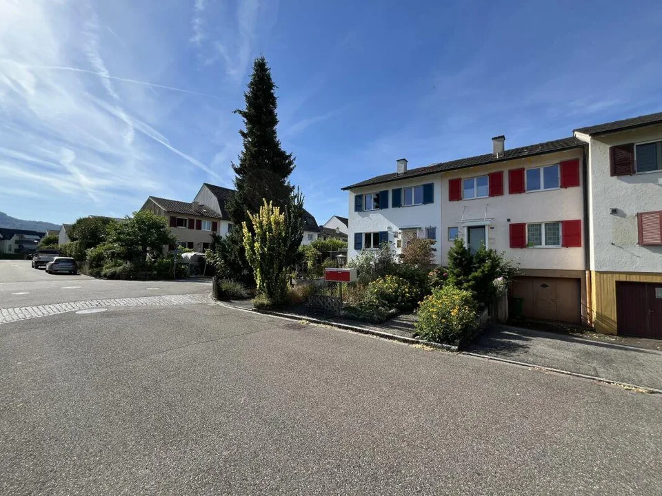Eck-Reihenhaus im familienfreundlichen Wohnquartier – Foto 2 von 12
