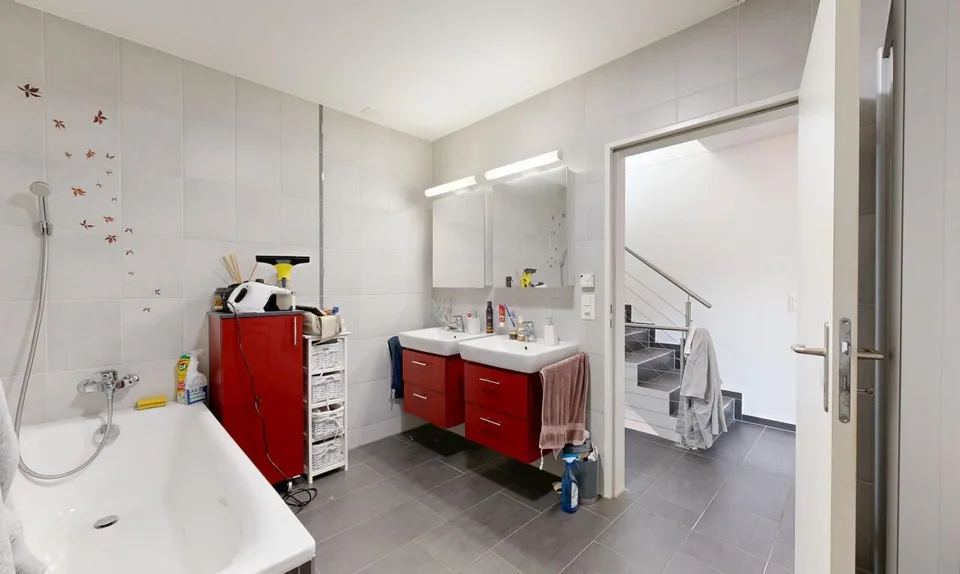4.5-room semi-detached house with garden, terrace & panoramic view – photo 10 of 11