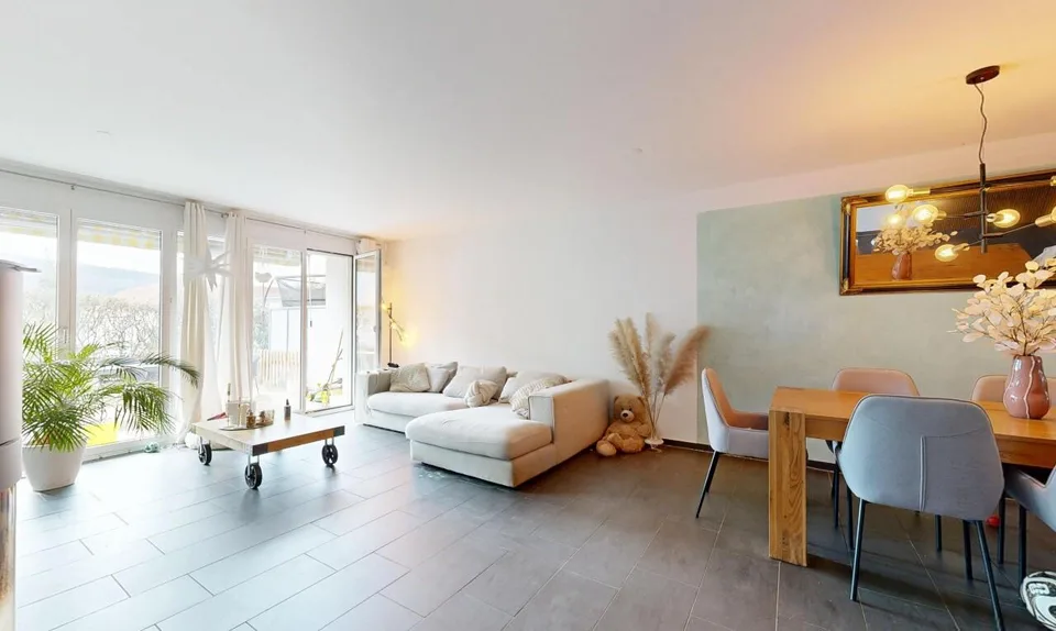 4.5-room semi-detached house with garden, terrace & panoramic view – photo 3 of 11