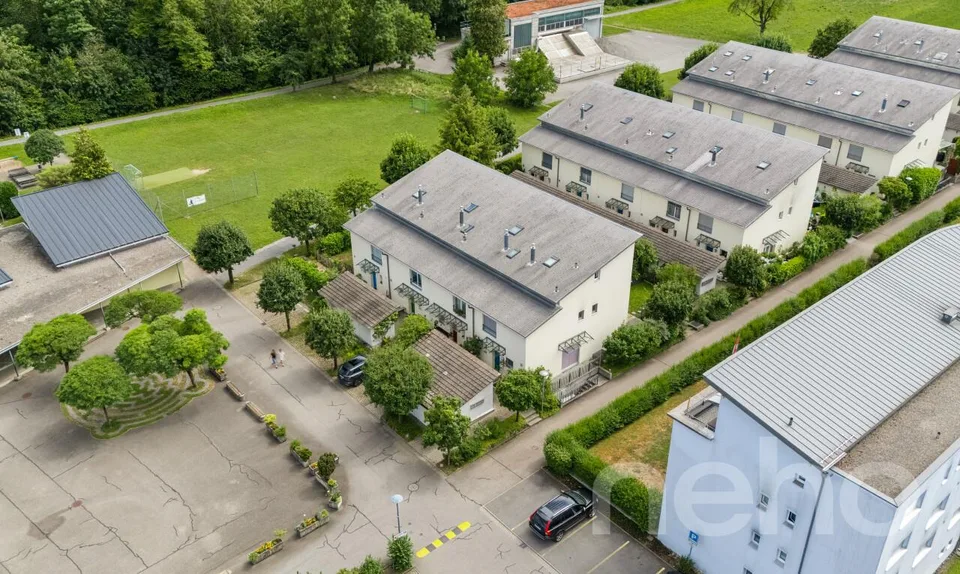 Familienfreundliches Reiheneinfamilienhaus in Emmen – Foto 2 von 11