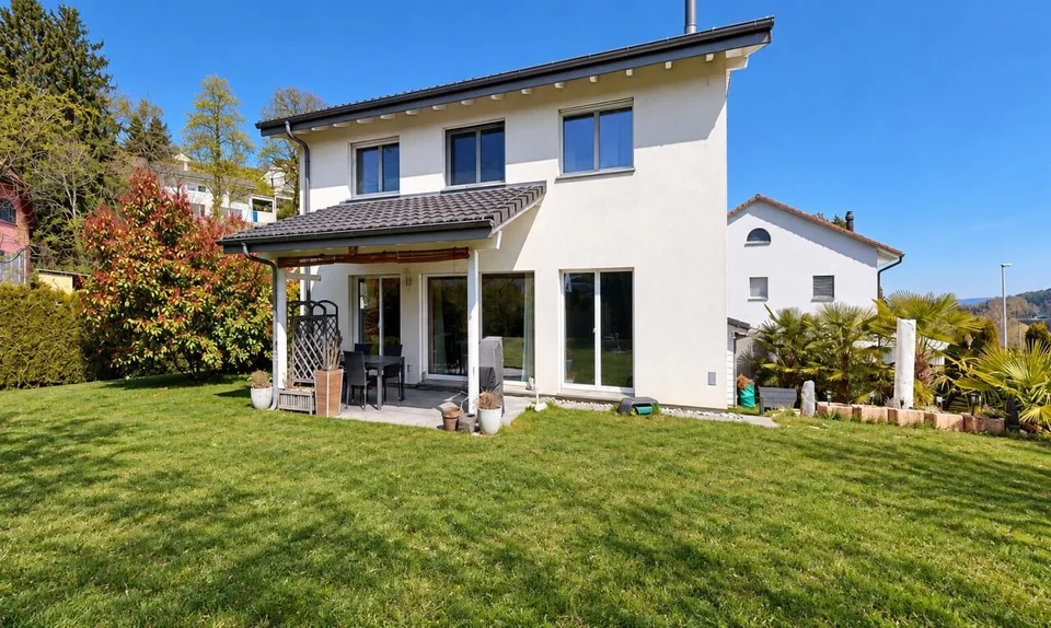 Villa familiare contemporanea con giardino vicino a Estavayer – foto 2 di 11
