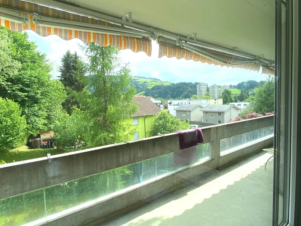 Grosszügige, helle 5-Zimmer-Wohnung mit 142 m² und grossem Balkon – foto 6 di 8