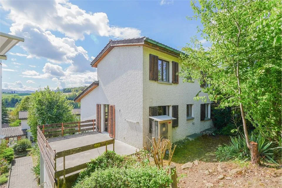Migliori vedute e vicino alla natura: Casa unifamiliare con disposizione di stanze interessante – foto 13 di 13
