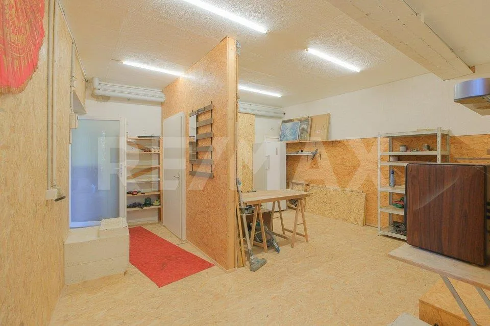 Maison unifamiliale indépendante : Pour la famille, l'artisanat et le hobby – photo 9 sur 12